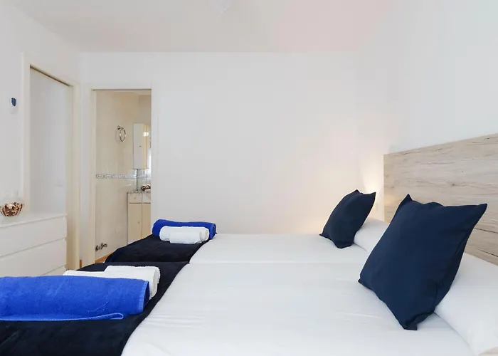 Sea Front In Center Apartament