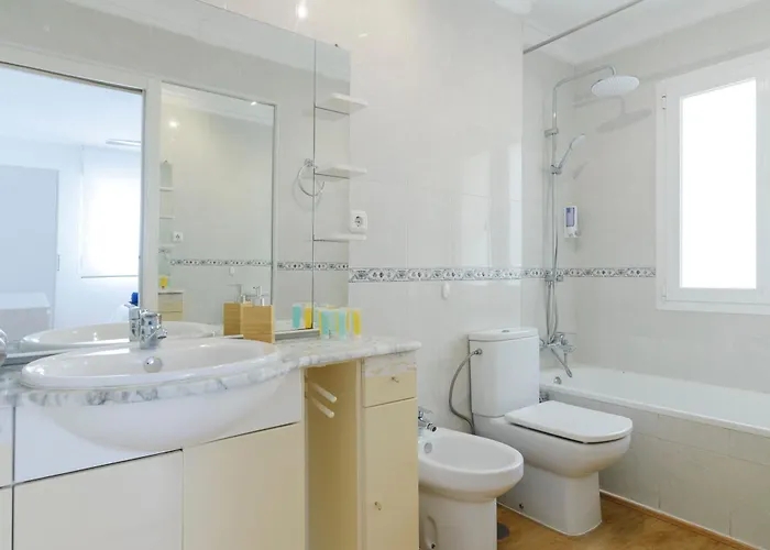 Apartament Sea Front In Center